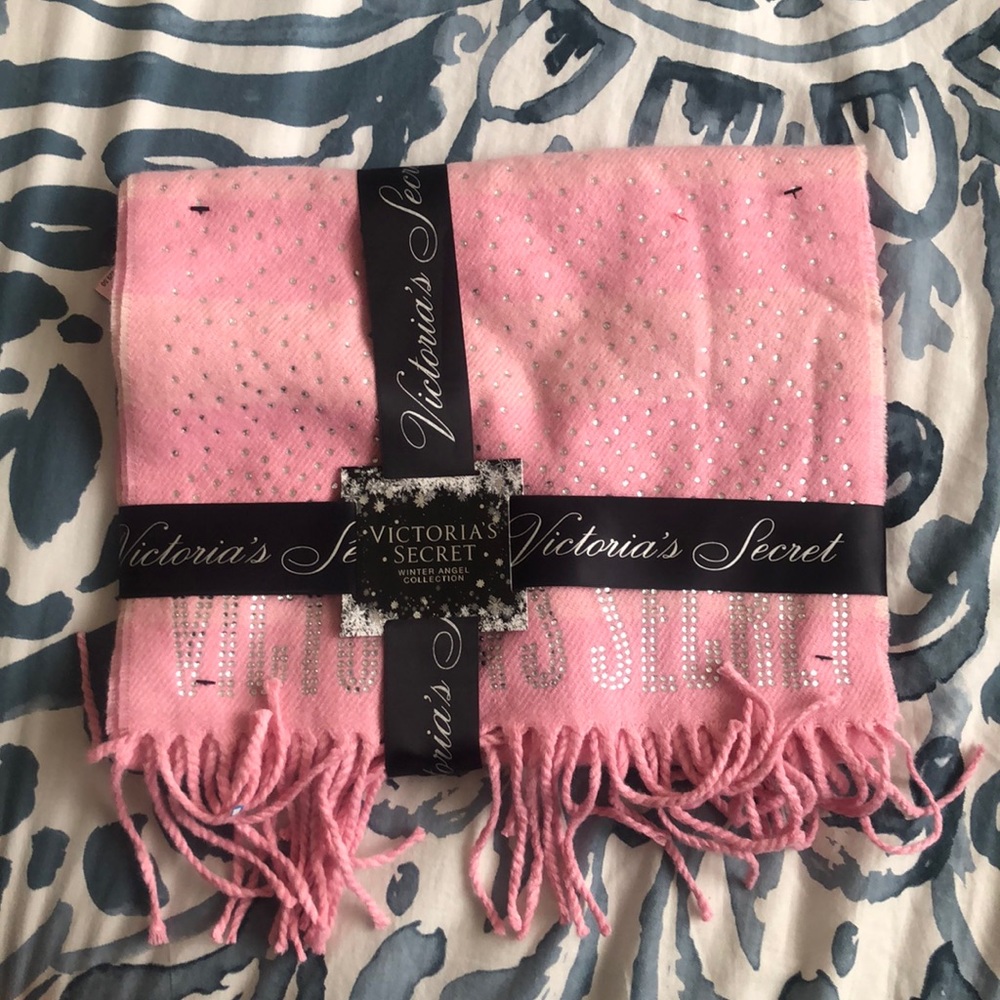 VS sparkle signature stripe scarf